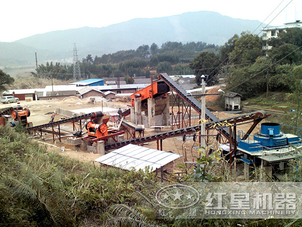 沙石廠工作現(xiàn)場(chǎng)