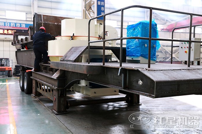 小型移動制砂機車間工人作業(yè)現場