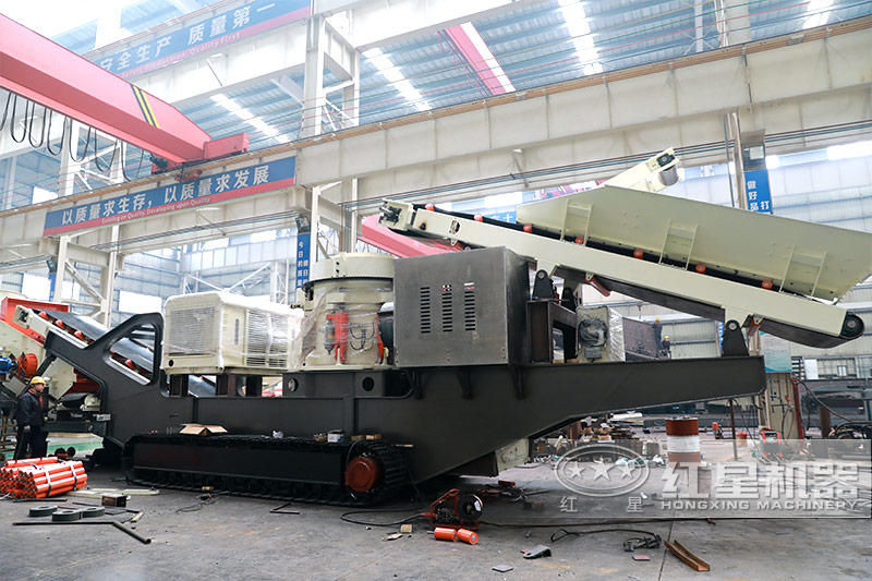 履帶式建筑垃圾破碎機(jī)，搭配圓錐破