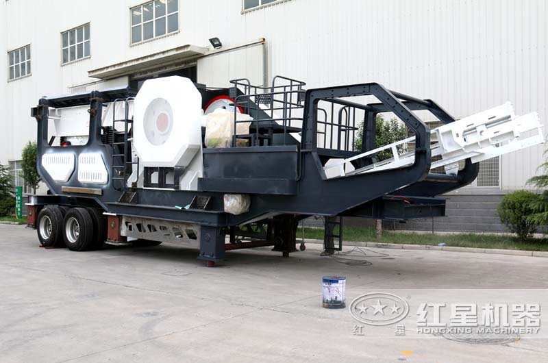 移動(dòng)顎式破碎機(jī)，如上圖